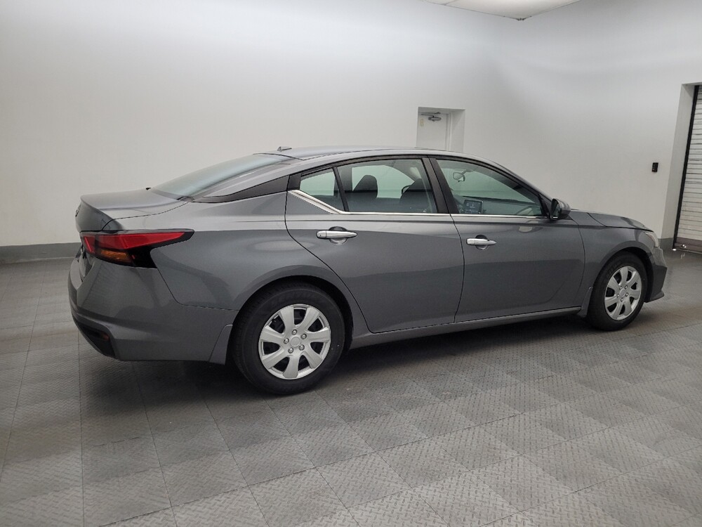 2019 Nissan Altima in Chandler, AZ 85225 - 18145289 10
