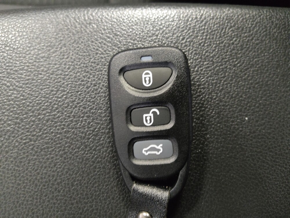 2020 Hyundai Elantra in Tampa, FL 33619 - 18145308 32