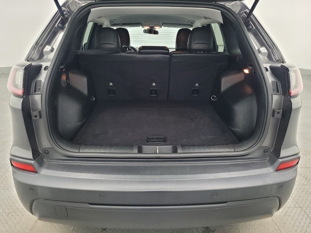 2020 Jeep Cherokee in Miami, FL 33157 - 18145325 29