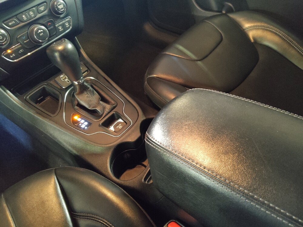 2020 Jeep Cherokee in Miami, FL 33157 - 18145325 26