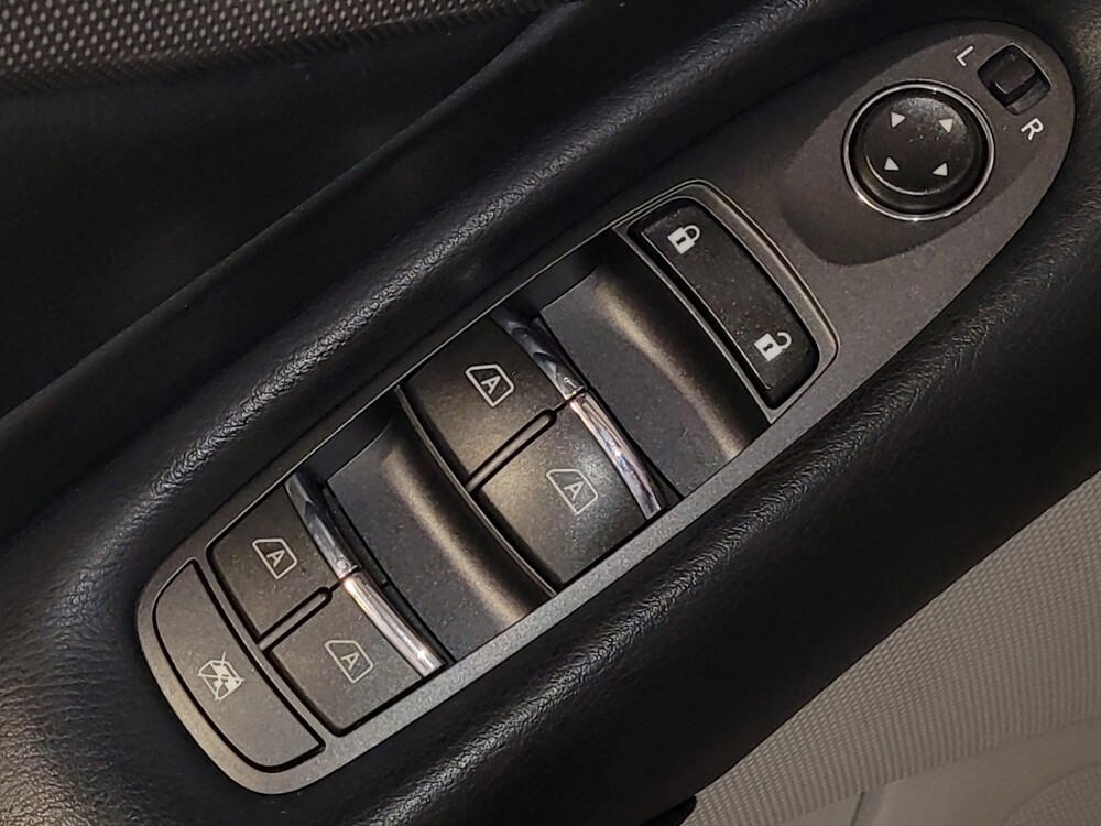 2015 INFINITI Q50 in Ocala, FL 34471 - 18145332 27