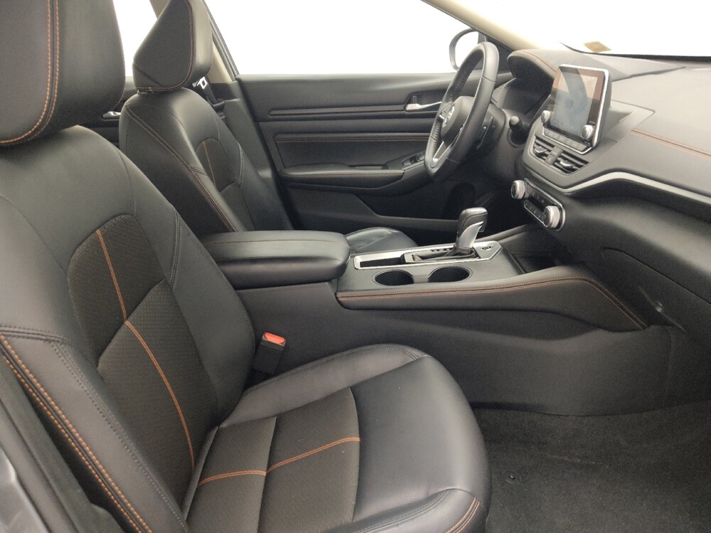 2020 Nissan Altima in Hialeah, FL 33014 - 18145341 21