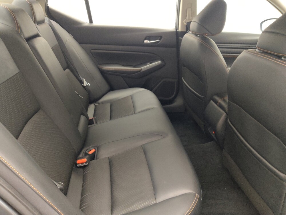 2020 Nissan Altima in Hialeah, FL 33014 - 18145341 19