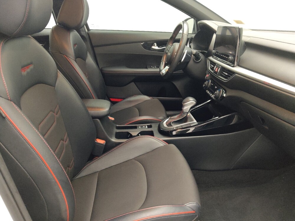 2023 Kia Forte in Miami, FL 33157 - 18145342 21