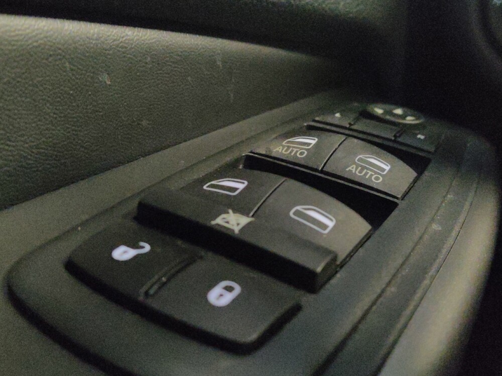 2021 Jeep Cherokee in Glendale, AZ 85301 - 18145358 27