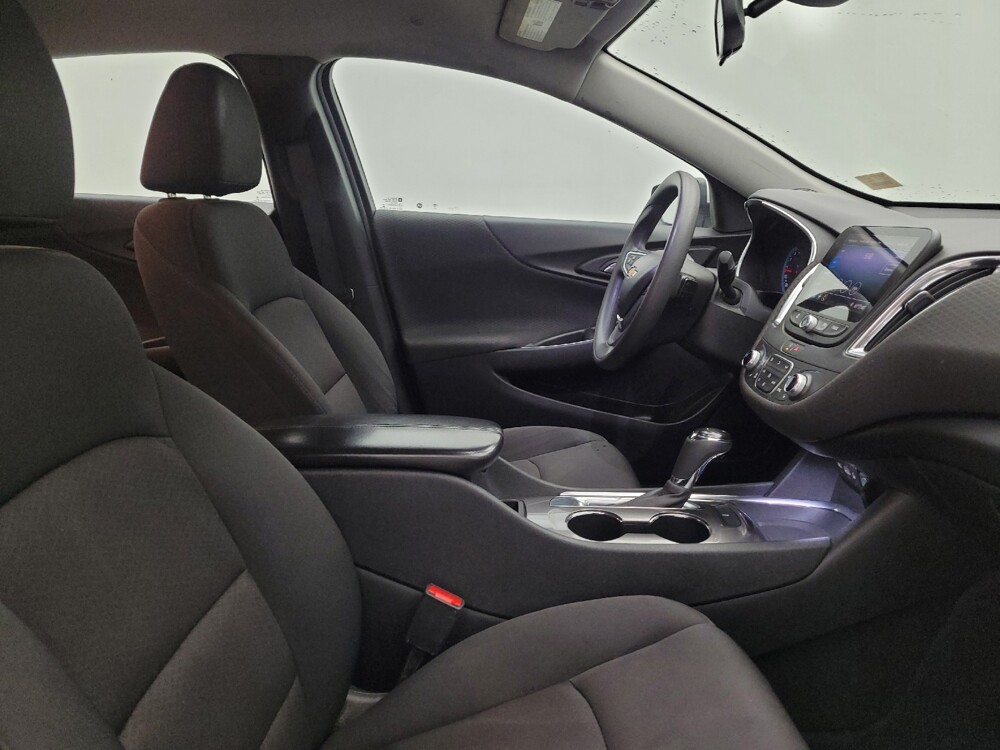 2020 Chevrolet Malibu in Miamisburg, OH 45342 - 18145370 21