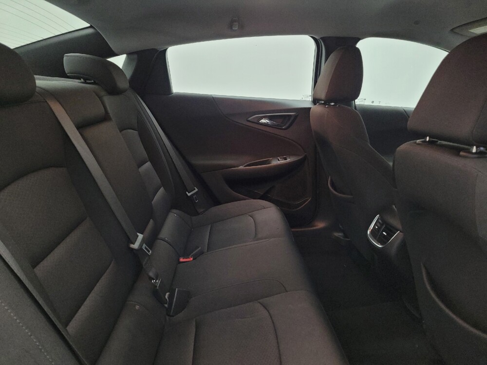 2020 Chevrolet Malibu in Miamisburg, OH 45342 - 18145370 19
