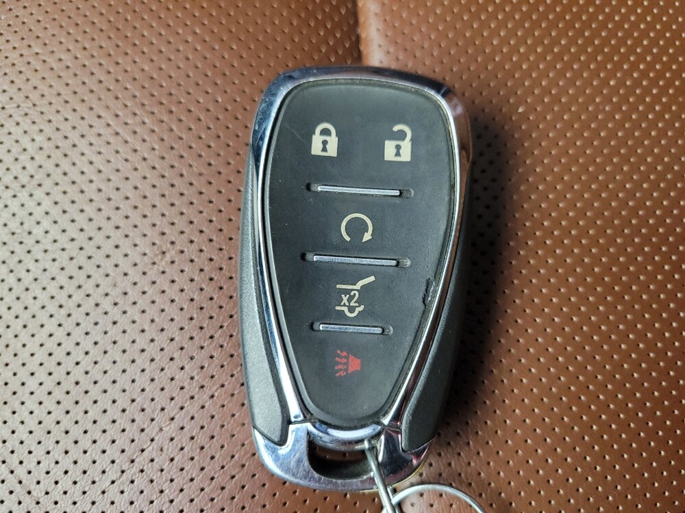 2018 Chevrolet Traverse in Maple Heights, OH 44137 - 18145372 32