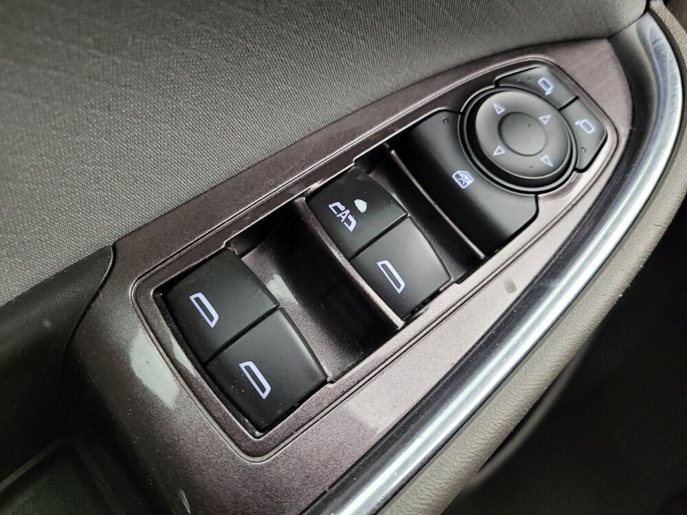 2016 Chevrolet Malibu in Maple Heights, OH 44137 - 18145376 27
