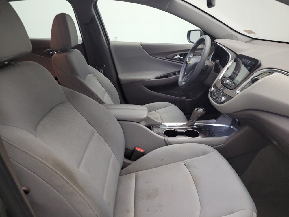 2016 Chevrolet Malibu in Maple Heights, OH 44137 - 18145376 21