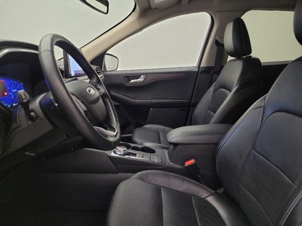 2020 Ford Escape in Miamisburg, OH 45342 - 18145379 17