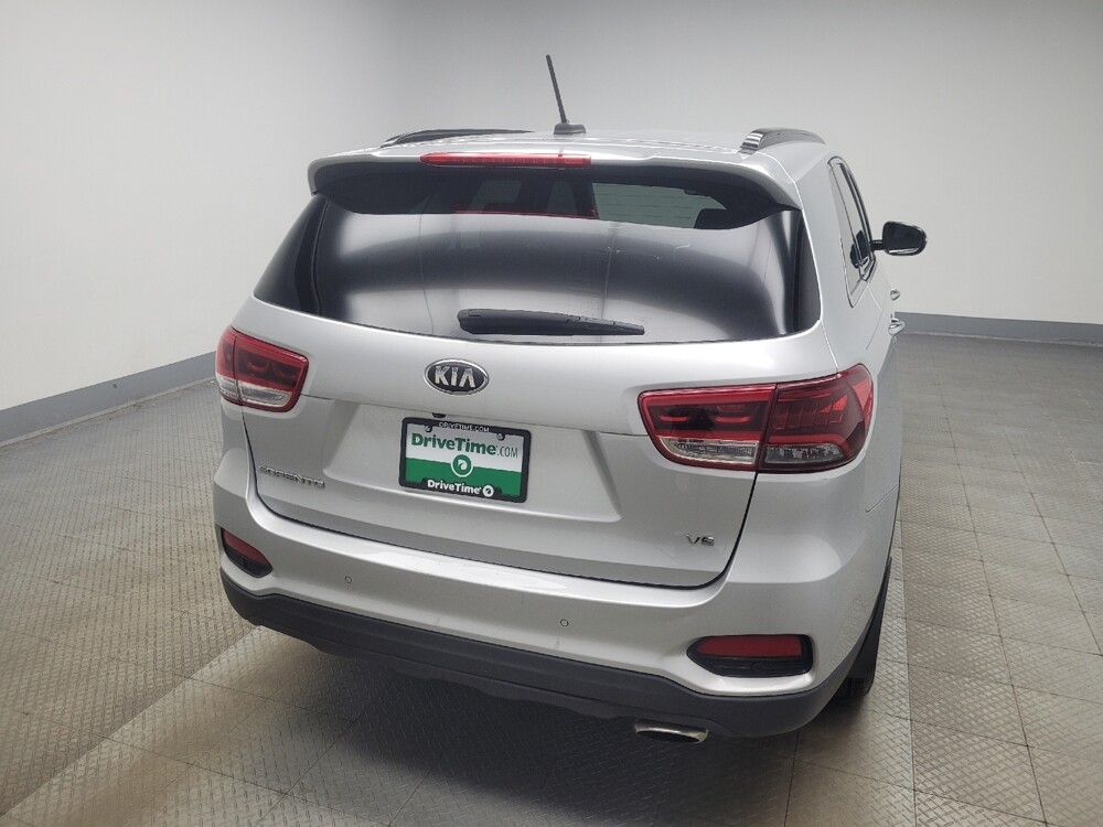 2019 Kia Sorento in Indianapolis, IN 46222 - 18145427 7