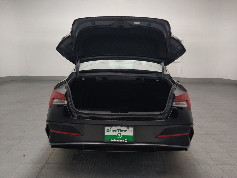 2024 Hyundai Elantra in Hialeah, FL 33014 - 18145434 29