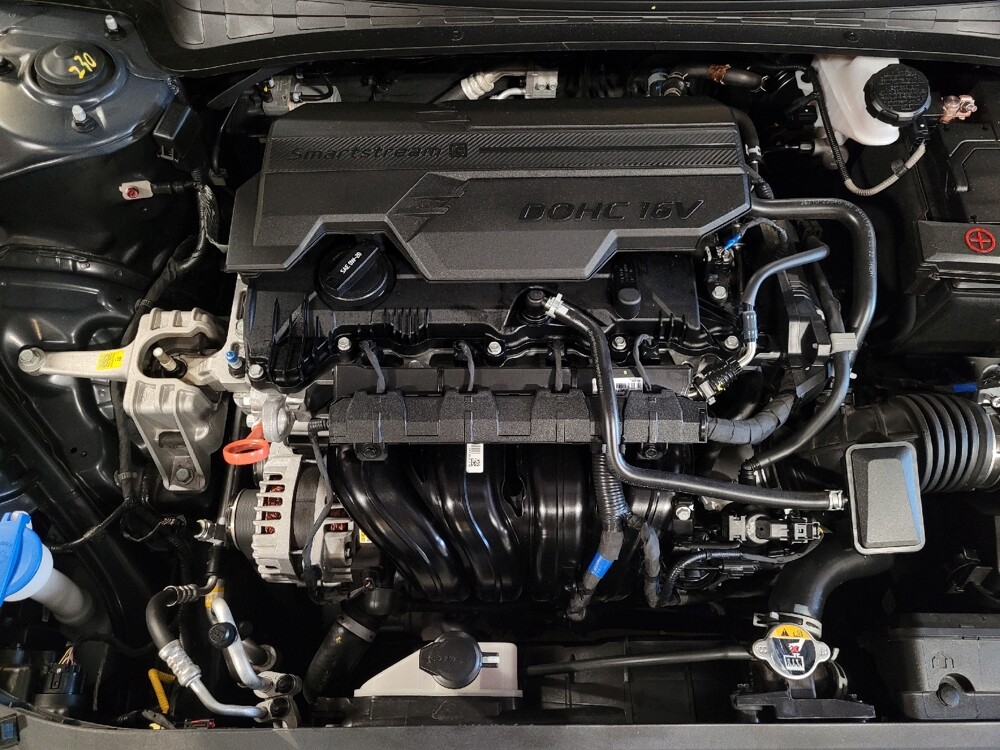 2024 Hyundai Elantra in Hialeah, FL 33014 - 18145434 30