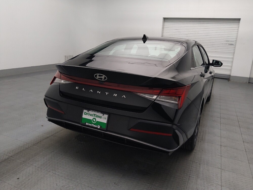 2024 Hyundai Elantra in Hialeah, FL 33014 - 18145434 7
