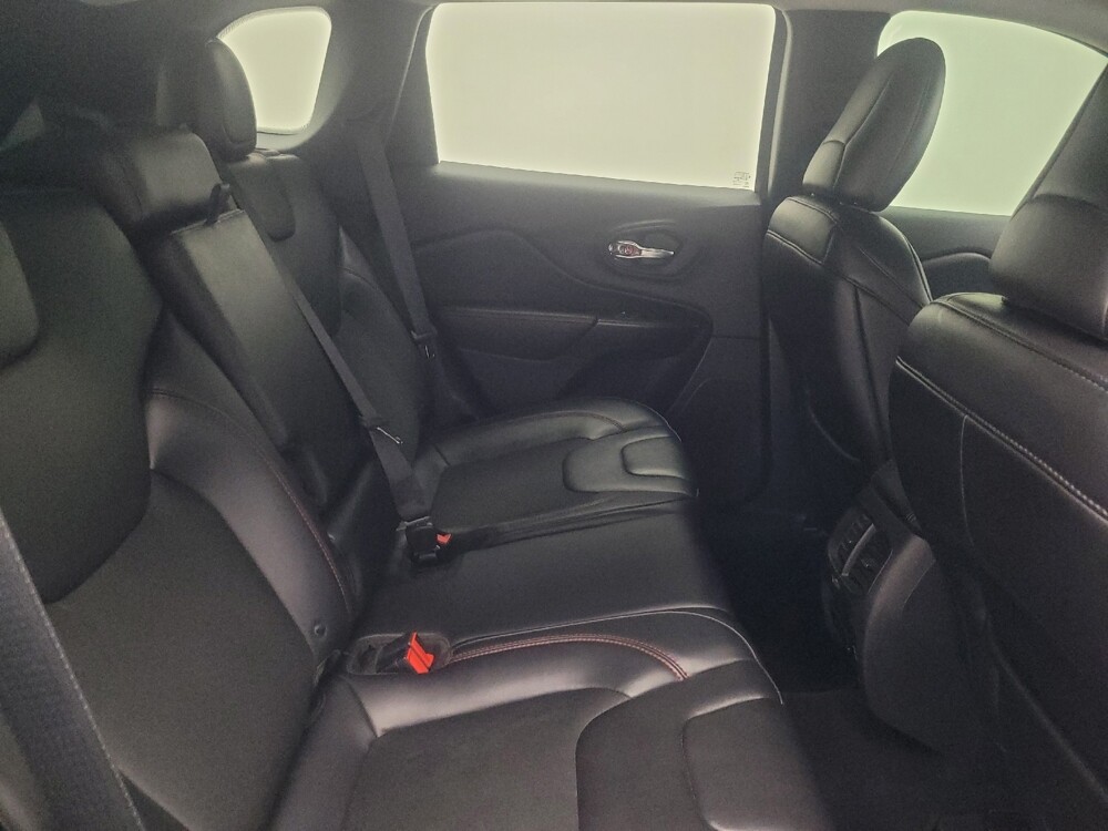 2019 Jeep Cherokee in Indianapolis, IN 46219 - 18145456 19