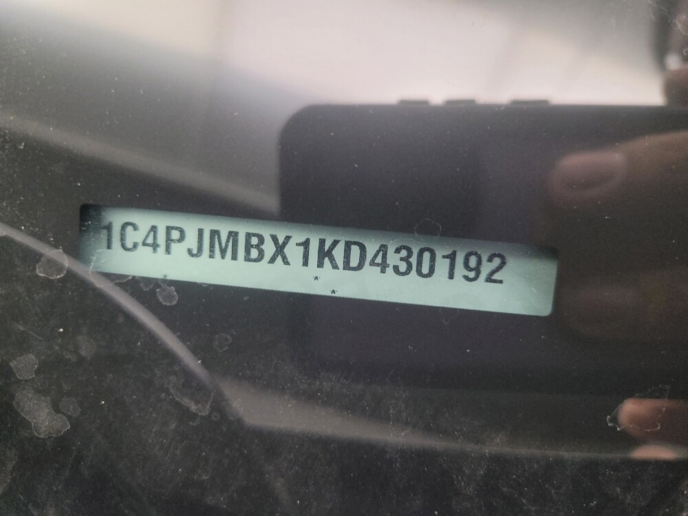2019 Jeep Cherokee in Indianapolis, IN 46219 - 18145456 33