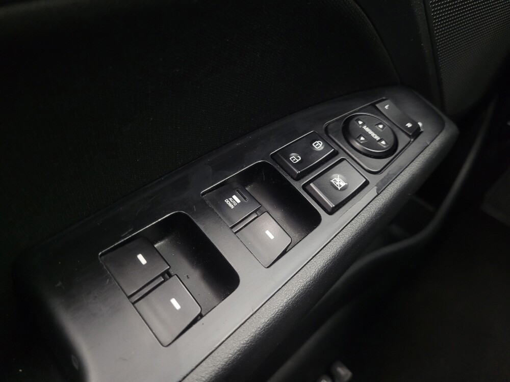2020 Hyundai Elantra in Indianapolis, IN 46219 - 18145457 27
