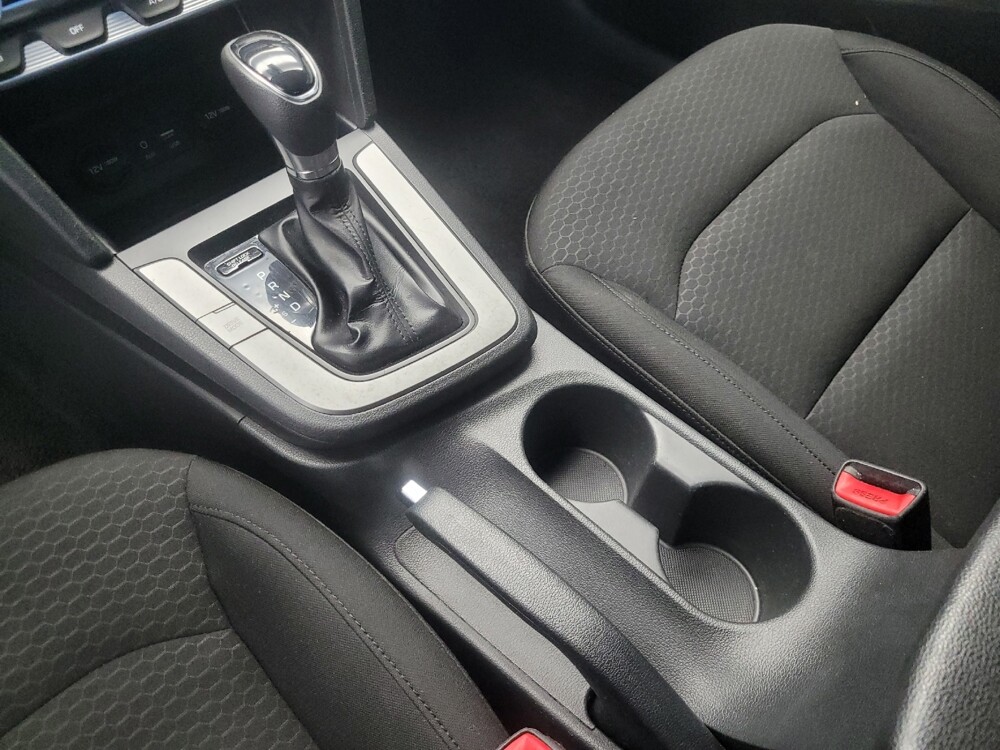 2020 Hyundai Elantra in Indianapolis, IN 46219 - 18145457 26