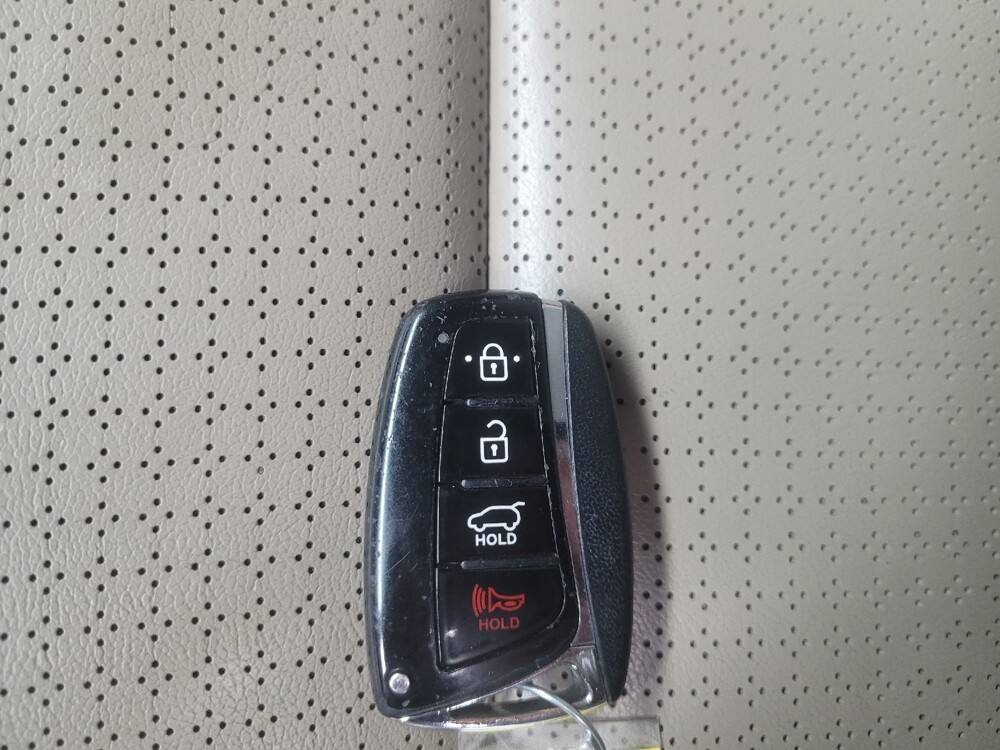 2014 Hyundai Santa Fe in Indianapolis, IN 46219 - 18145467 32