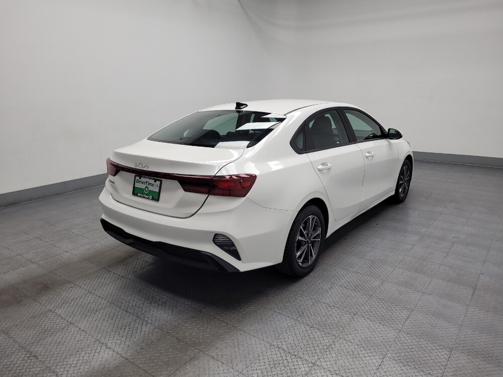 2024 Kia Forte in Las Vegas, NV 89104 - 18145487 9