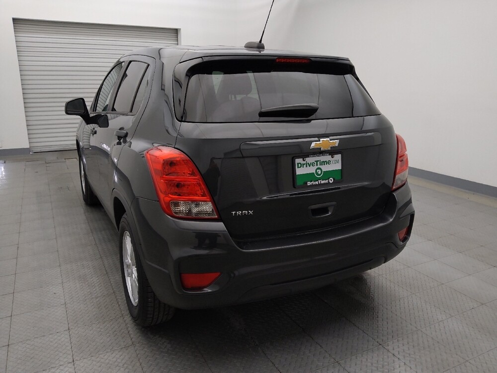 2019 Chevrolet Trax in Houston, TX 77060 - 18145501 6