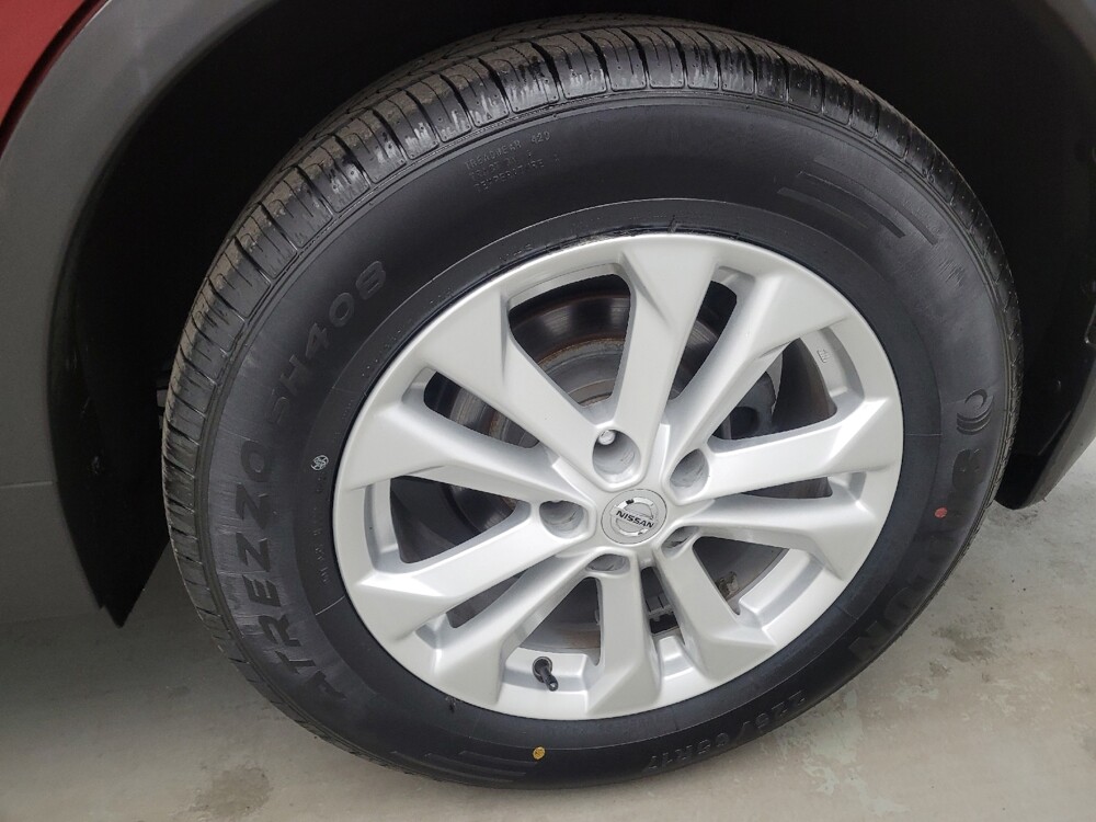 2016 Nissan Rogue in Maple Heights, OH 44137 - 18145502 31