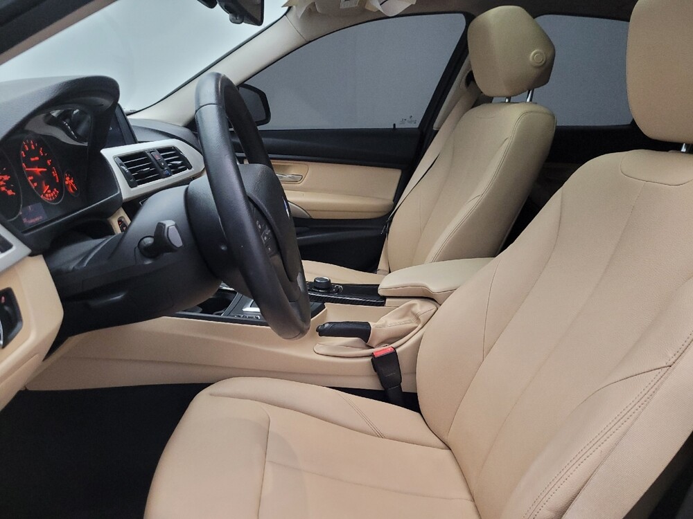 2018 BMW 320i in Chandler, AZ 85225 - 18145503 17