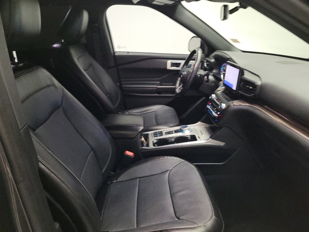 2020 Ford Explorer in Fresno, CA 93726 - 18145506 21