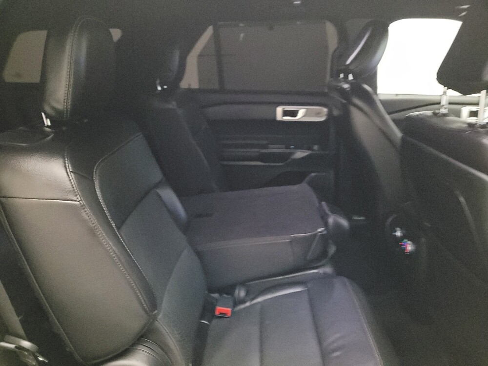 2020 Ford Explorer in Fresno, CA 93726 - 18145506 19
