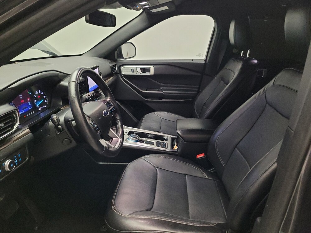 2020 Ford Explorer in Fresno, CA 93726 - 18145506 17
