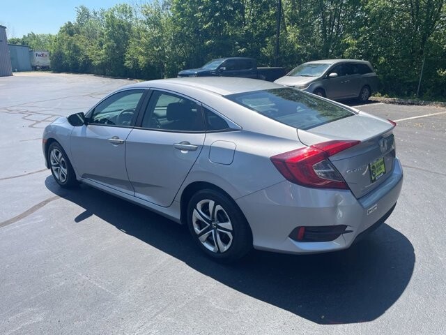 2017 Honda Civic in Marysville, OH 43040 - 18145554 5