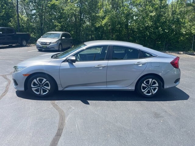 2017 Honda Civic in Marysville, OH 43040 - 18145554 4