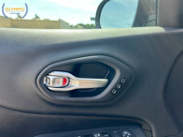 2016 Jeep Cherokee in Decatur, GA 30032 - 18145563 39