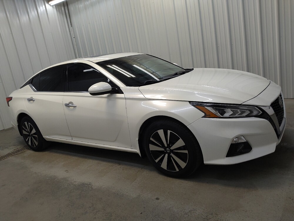 2020 Nissan Altima in Fairfield, OH 45014 - 18145612 11