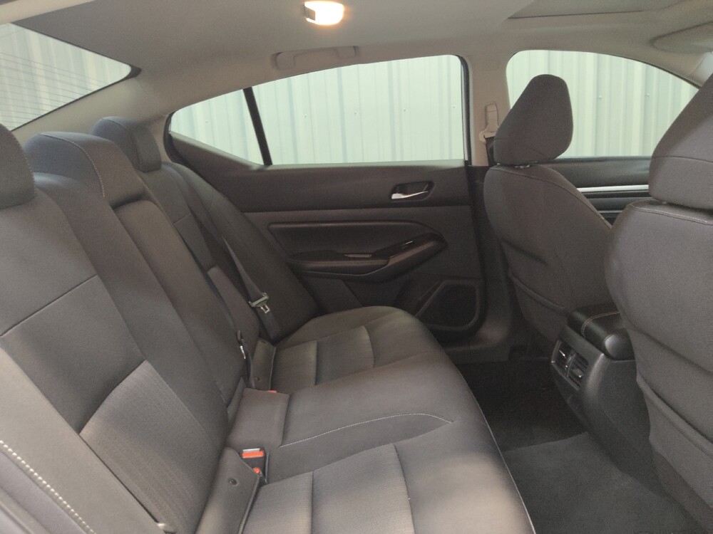 2020 Nissan Altima in Fairfield, OH 45014 - 18145612 19