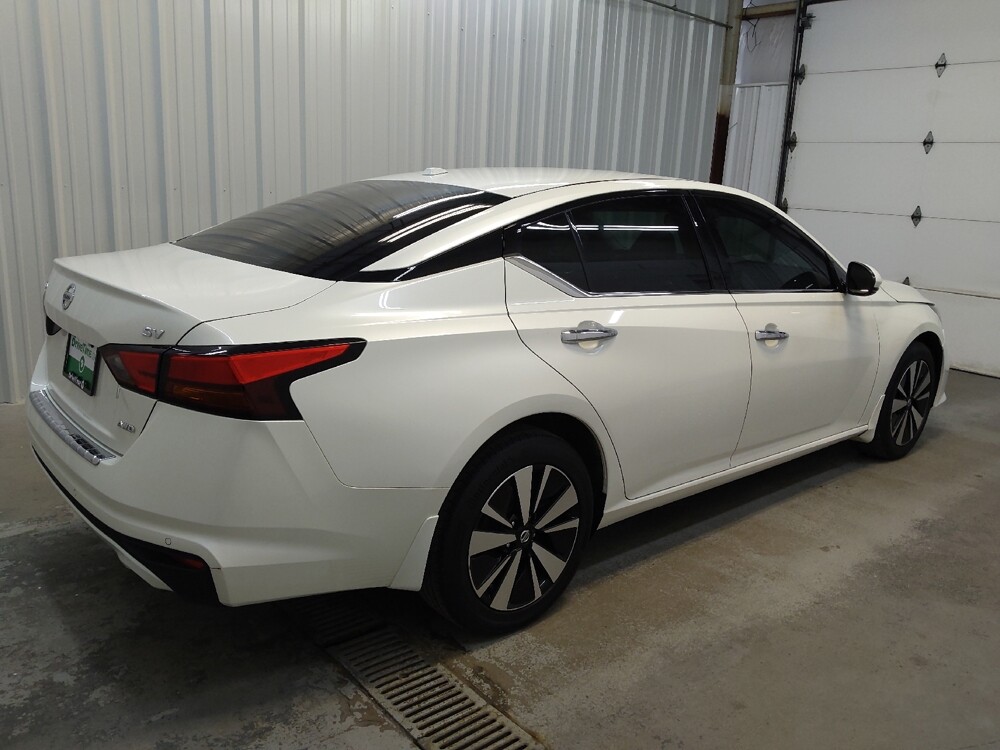 2020 Nissan Altima in Fairfield, OH 45014 - 18145612 10