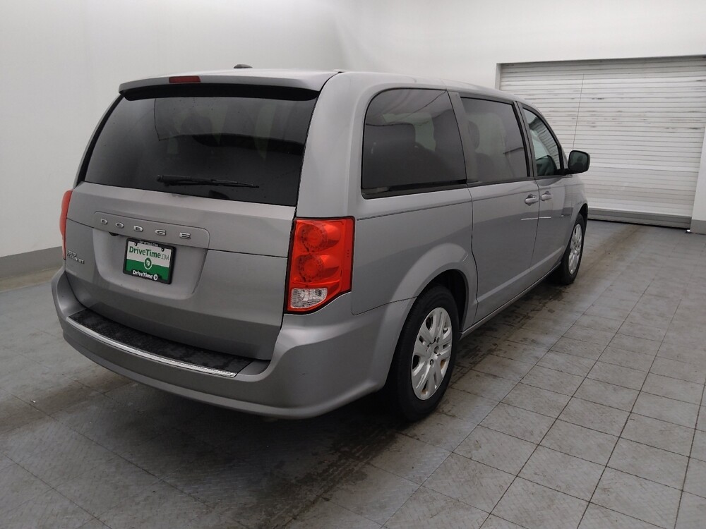 2018 Dodge Grand Caravan in Morrow, GA 30260 - 18145631 9