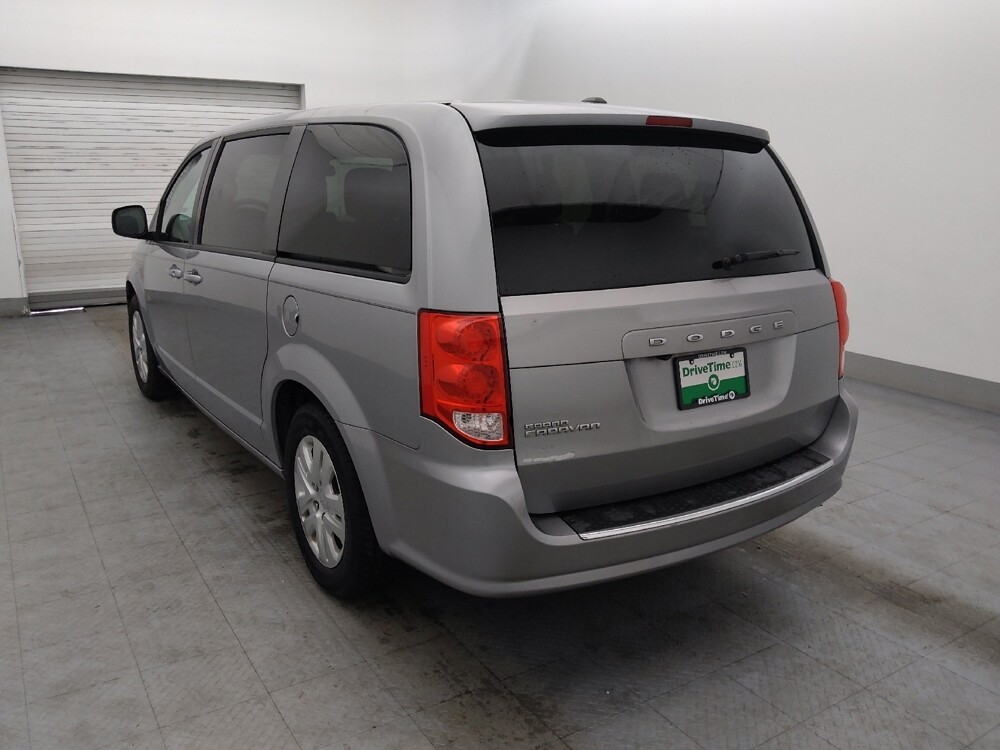 2018 Dodge Grand Caravan in Morrow, GA 30260 - 18145631 5