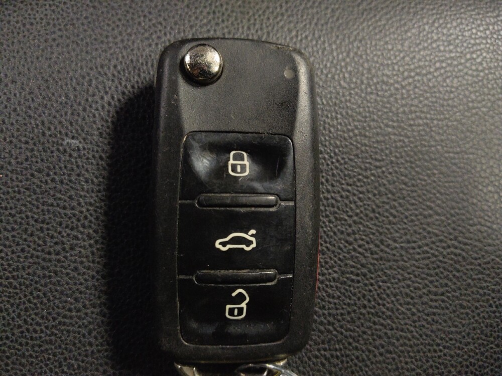 2016 Volkswagen Beetle in Clearwater, FL 33764 - 18145637 32