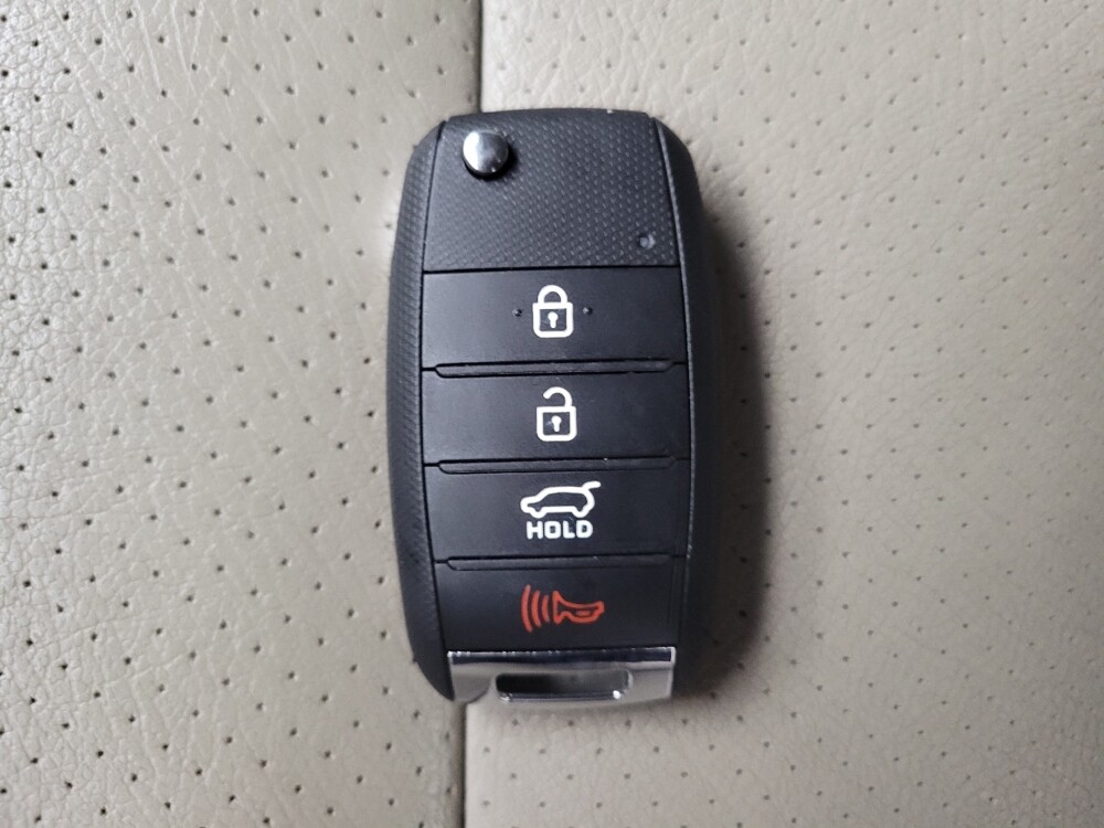 2017 Kia Sorento in Huntsville, AL 35816 - 18145695 32