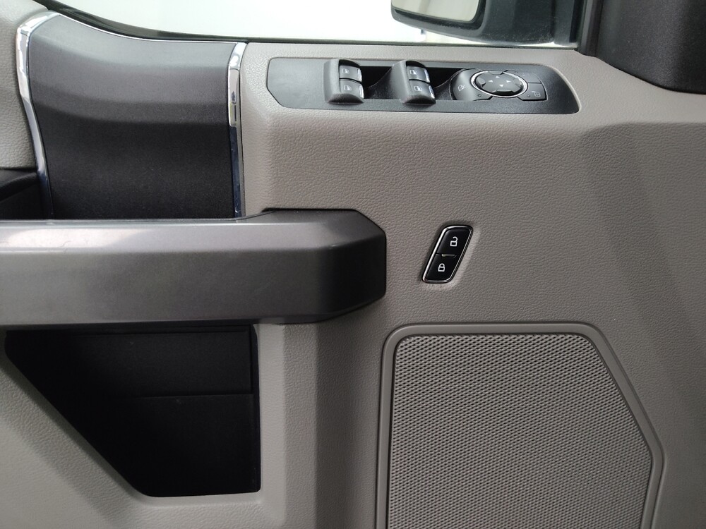 2015 Ford F150 in St. Louis, MO 63136 - 18145730 27