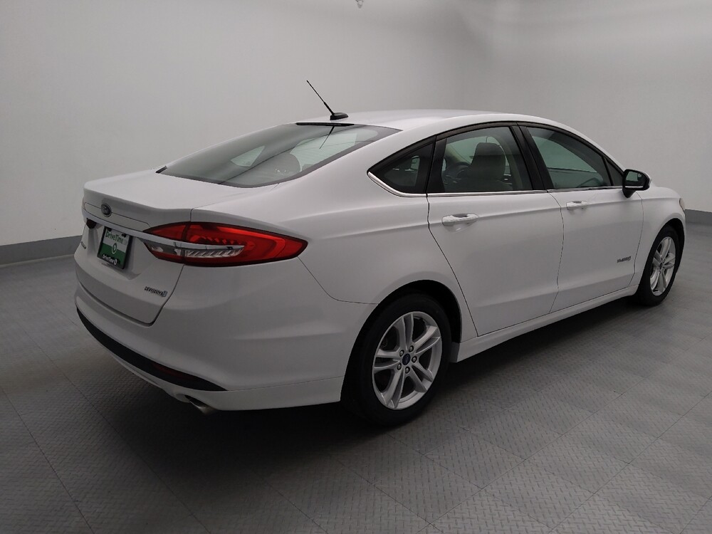 2018 Ford Fusion in St. Louis, MO 63136 - 18145773 10