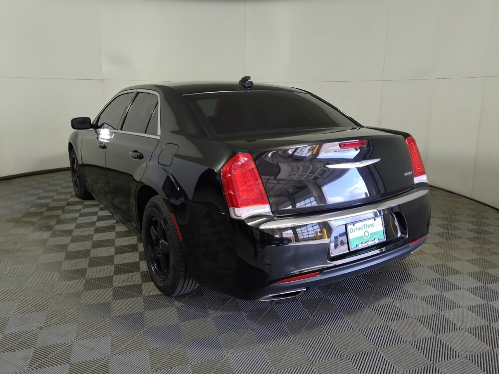 2018 Chrysler 300 in Midlothian, IL 60445 - 18145777 6