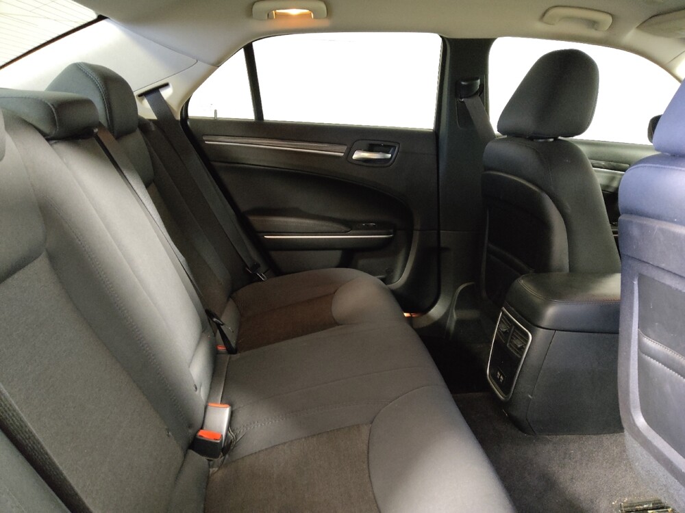 2018 Chrysler 300 in Midlothian, IL 60445 - 18145777 19