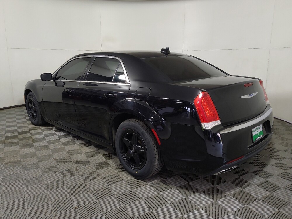 2018 Chrysler 300 in Midlothian, IL 60445 - 18145777 3