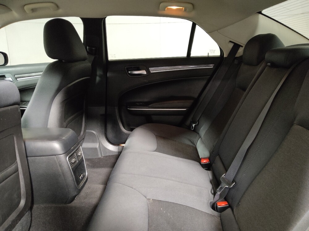 2018 Chrysler 300 in Midlothian, IL 60445 - 18145777 18