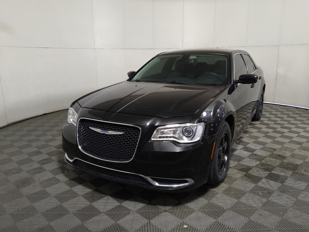 2018 Chrysler 300 in Midlothian, IL 60445 - 18145777 15
