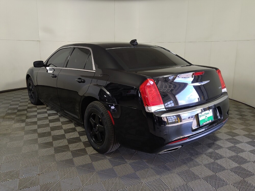 2018 Chrysler 300 in Midlothian, IL 60445 - 18145777 5