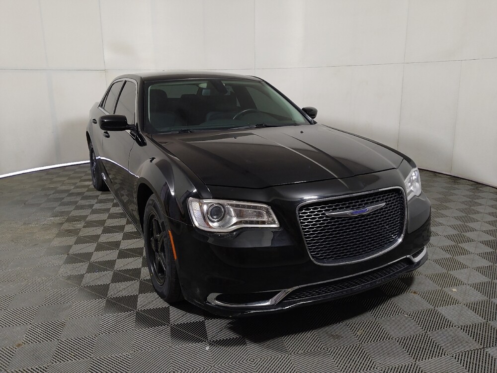 2018 Chrysler 300 in Midlothian, IL 60445 - 18145777 14